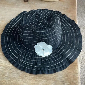 Girls S 5-7 Gymboree flower Lightweight, Wide Brim Black Woven w white flower